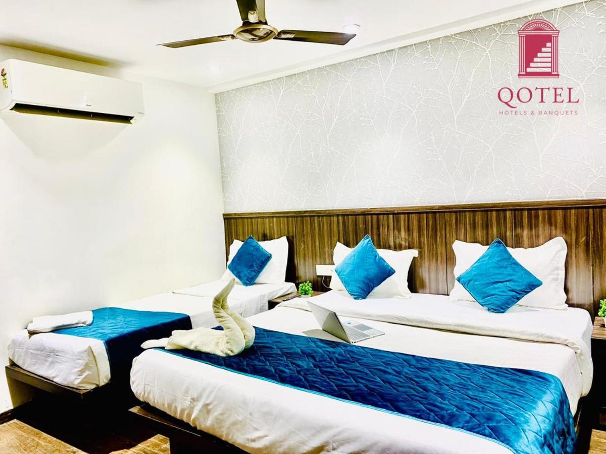 Qotel Hotel Rajouri Garden Above Ritu Marbles, Near Rajouri Garden Metro Station-Couple Friendly نيودلهي المظهر الخارجي الصورة