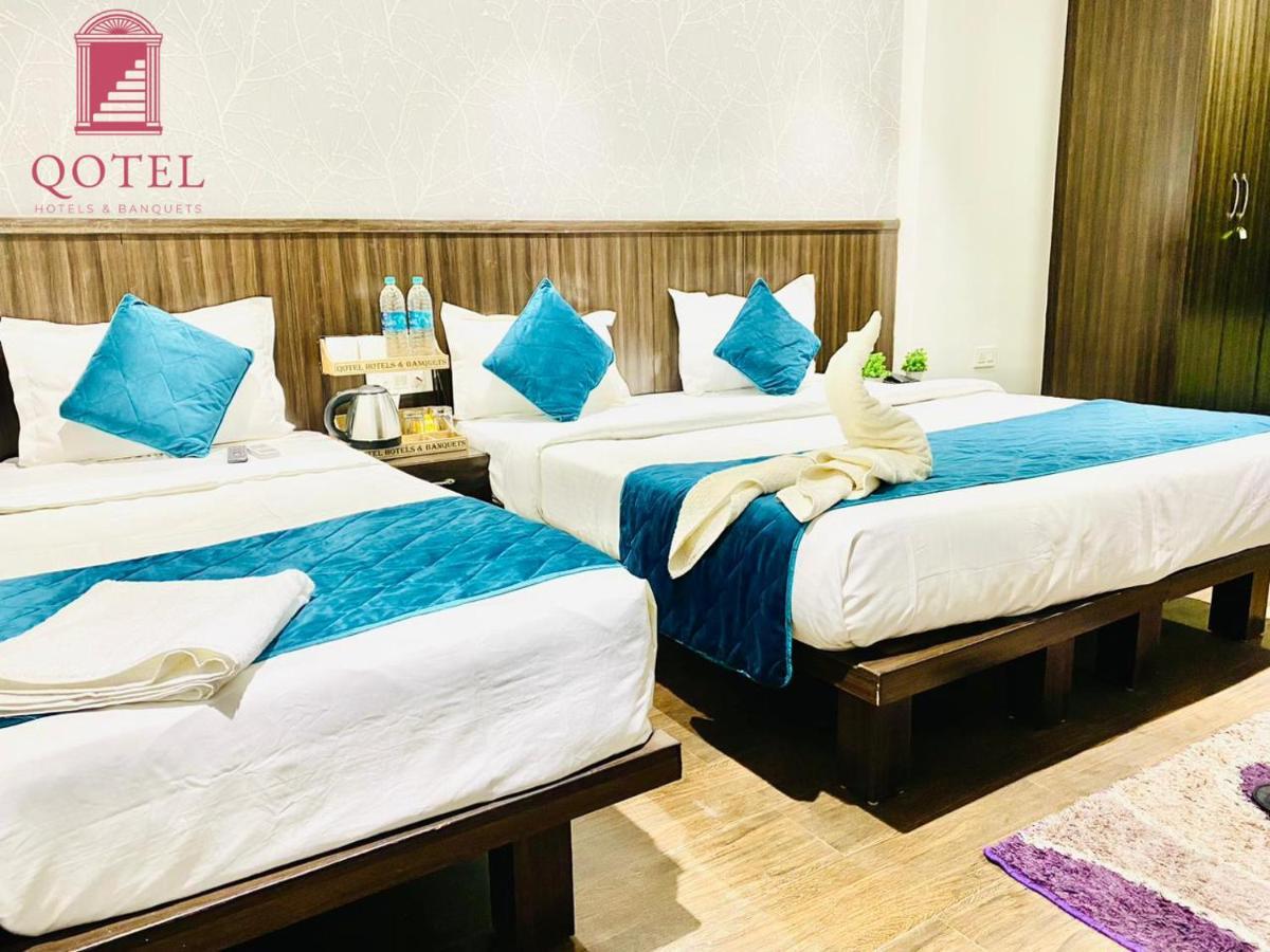 Qotel Hotel Rajouri Garden Above Ritu Marbles, Near Rajouri Garden Metro Station-Couple Friendly نيودلهي المظهر الخارجي الصورة