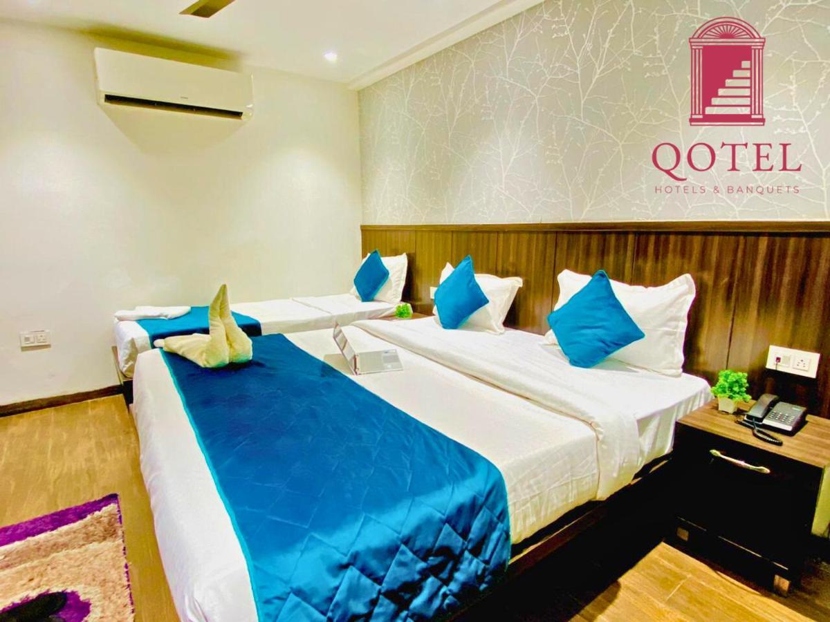 Qotel Hotel Rajouri Garden Above Ritu Marbles, Near Rajouri Garden Metro Station-Couple Friendly نيودلهي المظهر الخارجي الصورة